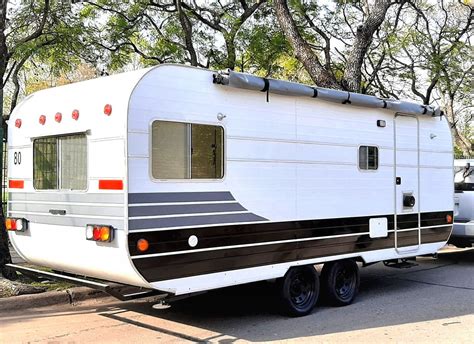 Casas rodantes - Casas rodantes. Una de las más de 50 Categorías Airbnb. Desde una caravana de los años 70 en un huerto de aguacates hasta una perfecta Airstream en el desierto, prepárate para unas vacaciones inolvidables en estas casas rodantes favoritas entre los viajeros. Explora Casas rodantes.